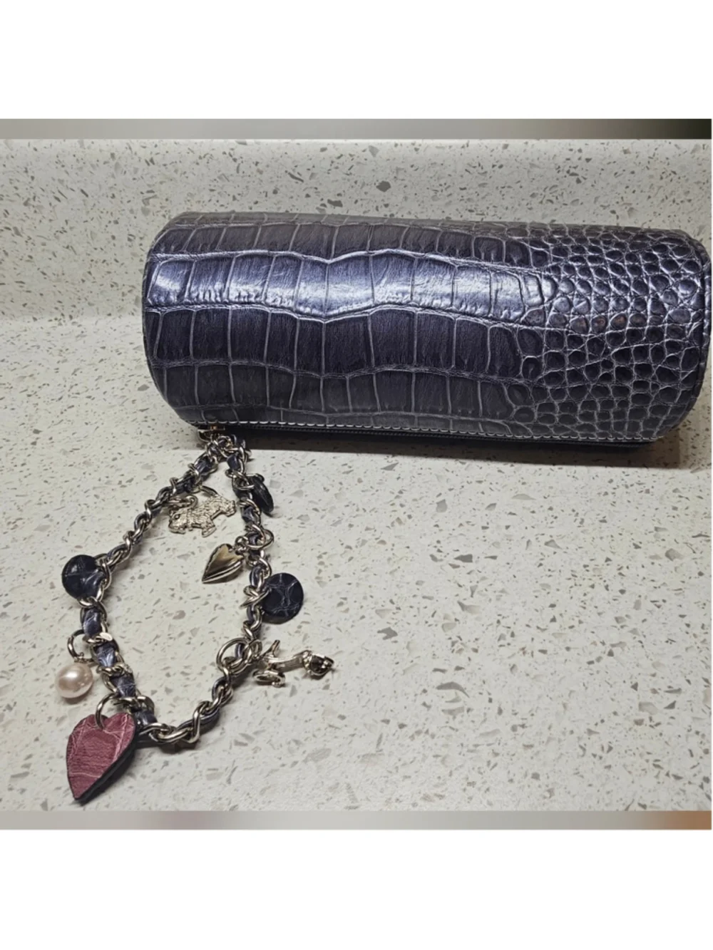 Liz Claiborne zipper pull